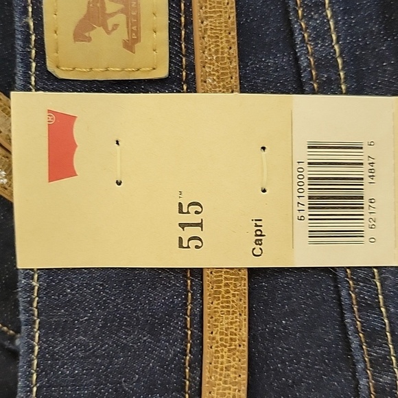 NWT dark wash 515 Levi's capri with belt. Sz 6 - Picture 3 of 3